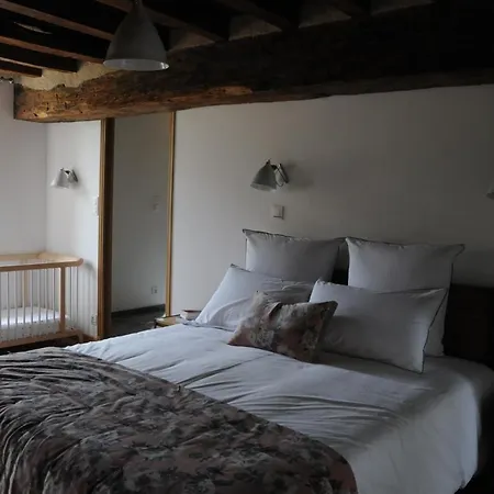 Le Champ Bagnolet Bed and Breakfast 3*