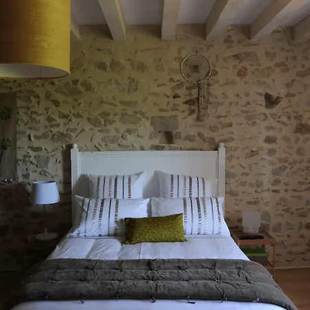 Le Champ Bagnolet Bed and Breakfast