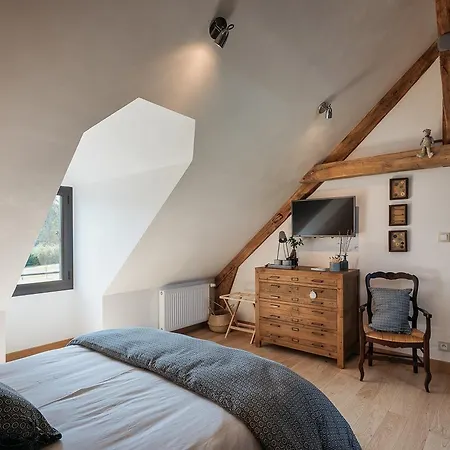 Le Champ Bagnolet Bed and Breakfast 3*