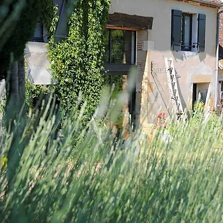 Le Champ Bagnolet Bed and breakfast 3*