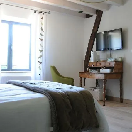 Le Champ Bagnolet Bed & Breakfast 3*