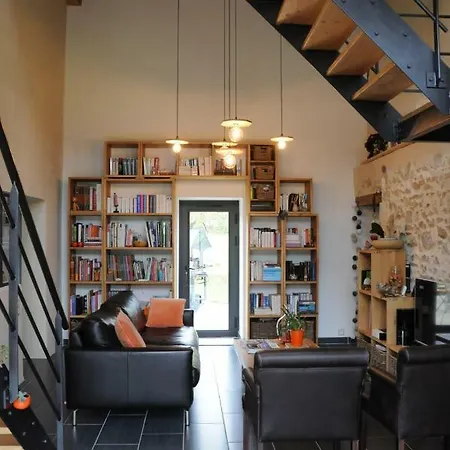Le Champ Bagnolet Bed and breakfast 3*